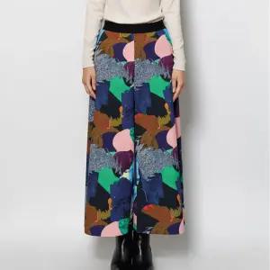 [디아스토리] 에어쿠션 카오스 슈퍼와이드 팬츠 (AHFPPT25) 네이비