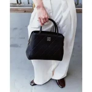 [갤러리아] DCBA5F453 닥스 블랙 아가일 패턴 소가죽 토트백