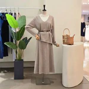 [대구백화점] [4CUS]레이어드 브이넥 스커트 세트(FF5I9ST5273)