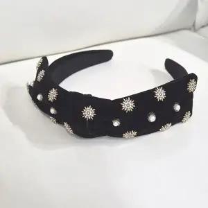 [콩심팥심]눈꽃 진주 장식 벨벳헤어밴드 리본머리띠