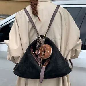 |CMB40C6|여성 스웨이드 가죽 투웨이 버클 도넛키링 백팩 숄더백