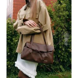 11월 3일 JILL BY JILLSTUART 질바이질스튜어트 벨라 리본 숄더백 - 2color JLBA5F071BK JLBA5F072W2 35842