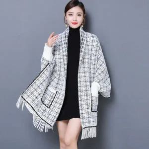 [콩심팥심]트위드 포켓 가디건 숄 니트케이프 여자 패션숄