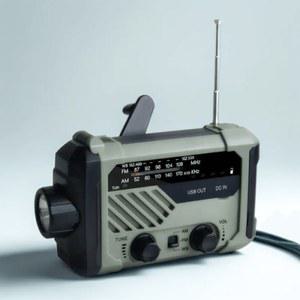 크랭크 라디오 자가발전 그린 일본 보조베터리 식 비상 FM M290 비상라디오
