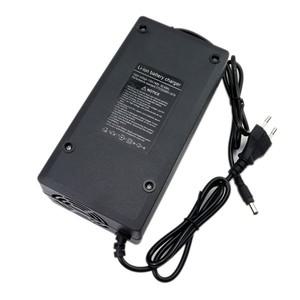 54.6V 58.8V 67.2V 84V 2A 3A 5A 리튬 배터리 충전기 (13S 14S 16S 20S 48V 52V 60V 이온 팩용) 고속 지능