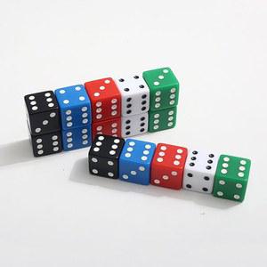 점보 주사위 세트 15개 - 부드러운 가장자리가 있는 24mm 오버사이즈 멀티 컬러 아크릴 주사위, 보드 게임, 파티 가족 게임의 밤, 카지노 테마 이벤트를 위한 읽기 쉬운 대형