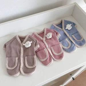 너무나 이쁜 강아지 외출복 실내복 양뱃지가디건 강아지모자