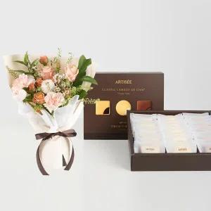세레니테 꽃다발 + 아티제 클래식 랑그드샤 선물세트 꽃배달 꽃배송