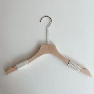 고품질 2.0cm 논 슬립 롱 후크 우드 옷걸이 1P 외투용 홈 (WCB37A6)