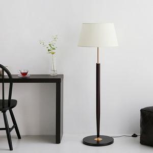 LYCK 장스탠드 E26 KS2113F 7351.3131 + E26 LED 스마트전구 9W 컬러 세트