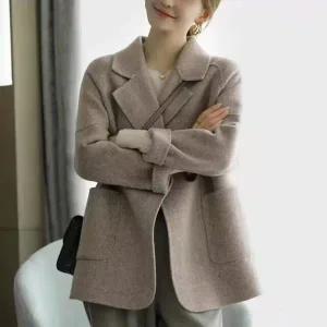 [플로렌]콜린 트렌드 헤링본 숏코트_P348200146
