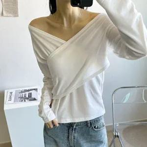 [옷자락]여자 레이어드 랩 오프숄더 긴팔 옆트임 크롭 티셔츠