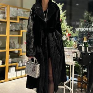알테스 테일러드 A라인 후레아 롱밍크코트 A33 블랙
