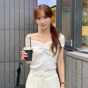 (글램여리핏/부유방팔뚝살커버) 젠노아 꼬임 오프숄더 나시 니트 nt5140