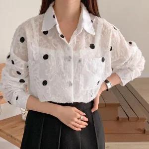 여자 땡땡이 비침 카라 주머니 꽃무늬 셔츠_3