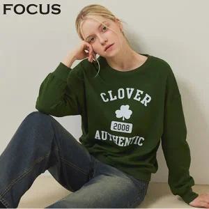 [포커스] 클로버 박시 맨투맨 티셔츠_VF5F1TS6570