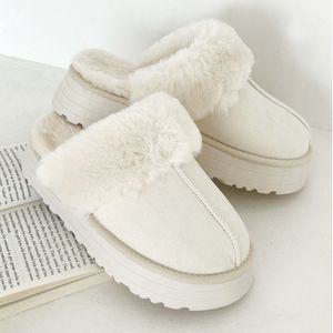 두툼한 퍼 털안감 겨울 방한 스웨이드 실비아 사무실화 털실내화 털통굽 여성 털슬리퍼