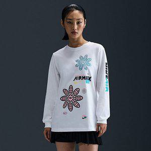 [나이키]국내매장판 나이키 긴팔티 여성 루즈 긴팔 그래픽 티셔츠 HF9530-100 S2503