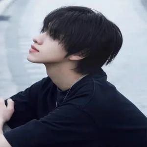 남자장발가발 긴머리 울프컷 뒷머리 휴가용 스타일링 군인