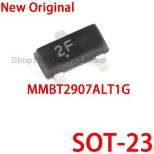 100PCS 100% 새 칩 MMBT2907ALT1G 2N2907 2F SOT-23 0.8A/60V SMD PNP 트랜지스터 패치 삼극관
