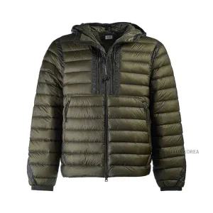 [롯데백화점]CP컴퍼니 [라벨루쏘] FW25 남성 D.D. 쉘 고글 패딩 19CMOW031A 110416A 683