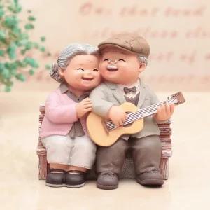 루캔필 행복한 노부부 피규어 인테리어 장식 소품 인형 기타연주