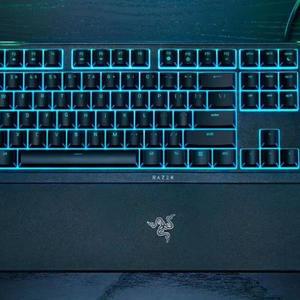 로우 프로파일 키 무소음 멤브레인 스위치 크로마 RGB 조명 인체공학적 손목 받침대 스냅 탭 Ornata V3 X