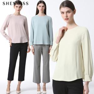 [쉬즈미스] 퍼프 소매 라운드넥 블라우스