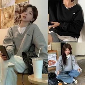 [국내자체제작] 돌핀자수 브이넥 맨투맨