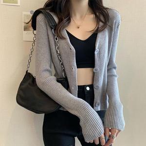 [트렌드스토어] 가을준비 골지 슬림핏 브이넥 단추 가디건