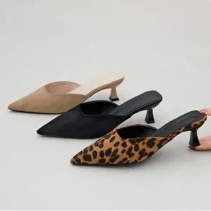 뾰족코 스틸레토 여성 스웨이드 미들힐 뮬 블로퍼 5cm