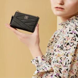 닥스 액세서리 25FW [CARLISLE MODERN]블랙 칼라일 패턴 골드 DD 2단 탑지퍼 반지갑 DCWA5F417BK