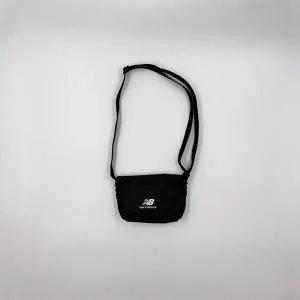 [뉴발란스] 매장판 공용 심플 미니 크로스백 블랙 NBGCDAH101-19