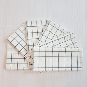 캐프마켓 일회용 격자 방수 테이블보 원형 사각 식탁보 화이트 6개 4 ~ 6 인용 137 x 180 cm