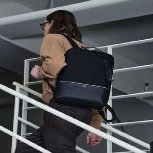 [갤러리아] 헤지스핸드백 HJBA4E060BK 블랙 라인배색 백팩