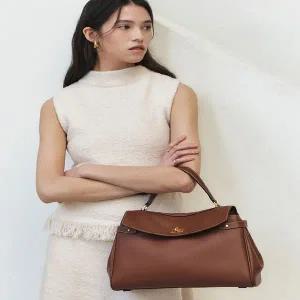 갤러리아 헤지스핸드백 HIBA5E168W2 [아카이브H] 베리 클래식 브라운 레더 사첼