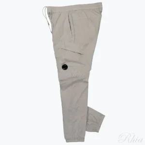 CP컴퍼니 크롬 R 레귤러 팬츠 15CMPA247A 005904G 335 트랙 팬츠_레귤러핏