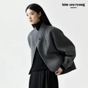 김서룡 25FW 시그니처 울 블렌드 핸드메이드 케이프 코트