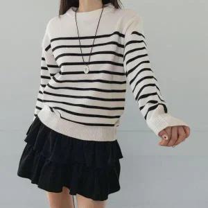 [하프클럽/]여성 비스코스 스트라이프 라운드넥 루즈핏 니트웨어