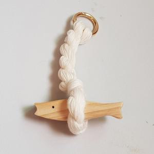 액막이명태 차량용 벽장식소품 원목 미니명태 북어 명주실 빈티지소품 액막이 신차선물 새차선물 삼재막...