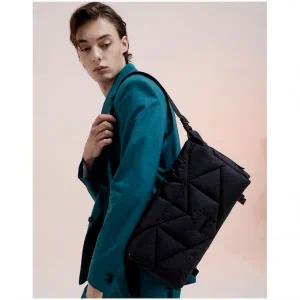 질스튜어트 악세서리 [질스튜어트ACC] 남성 블랙 로젤라 패딩 메신저백 JUBA2F721BK 665451