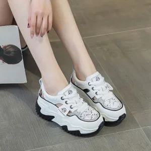 여성 펀칭 레이스 키높이 운동화 1P 통굽 신발 패션 레이스운동화 키높이운동화