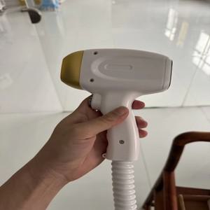 2000W 4파장 다이오드 레이저 755-1064nm 아이스 쿨링 기술 살롱/가정용 듀얼 모드 헤어 관리 CE 안전 인증