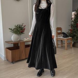 [시크릿라벨]  [연말룩] 플레어 뷔스티에 벨벳 원피스