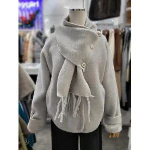 세이브존01 머플러 탈착 노카라 니트 자켓 240450