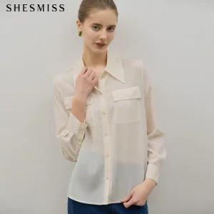 [쉬즈미스(SHESMISS)] 여리여리 로맨틱 플랩 포켓 블라우스 (택가격 168000원)