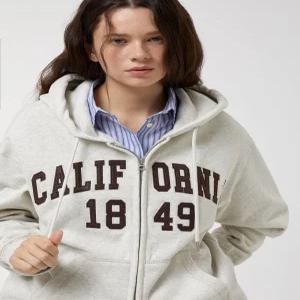 [후아유]Signature Patch Hood Zip-up(Brushed) WHMZF4911U