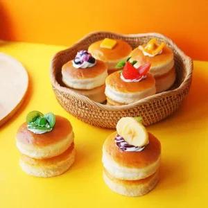 말랑말랑 핫케이크 모형 랜덤 1P 빵모형 카페 소품 핫케이크모형 가짜핫케이크 베이커리모형