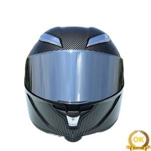 단일 바이저가있는 실버 카본 헬멧 남성과 여성 오토바이 Capacete 풀 페이스 빅 스포일러