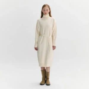 마리끌레르 터틀넥 니트 원피스(MAFDKO01MIV)